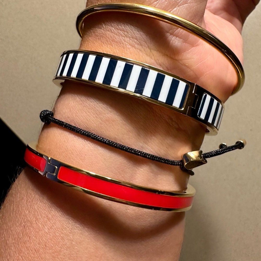 NWOT KATE SPADE ♠️ NEW YORK lock 🔒 and spade ♠️ charm bangle bracelet ORANGE - Picture 4 of 11